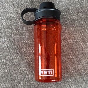 YETI Yonder 20 Ounce Orange Water Bottle with Tether Cap New!